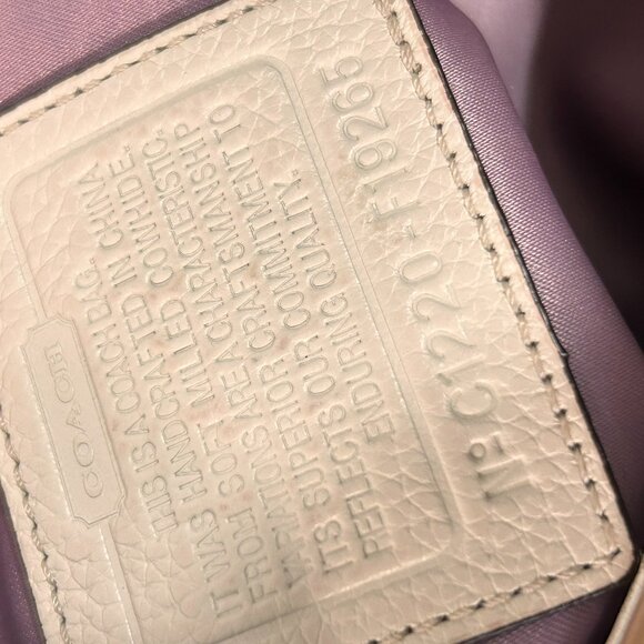 β¨ 2012 Coach Penelope Crossbody β A Classic with a Curated Edge β¨ - Picture 9 of 10